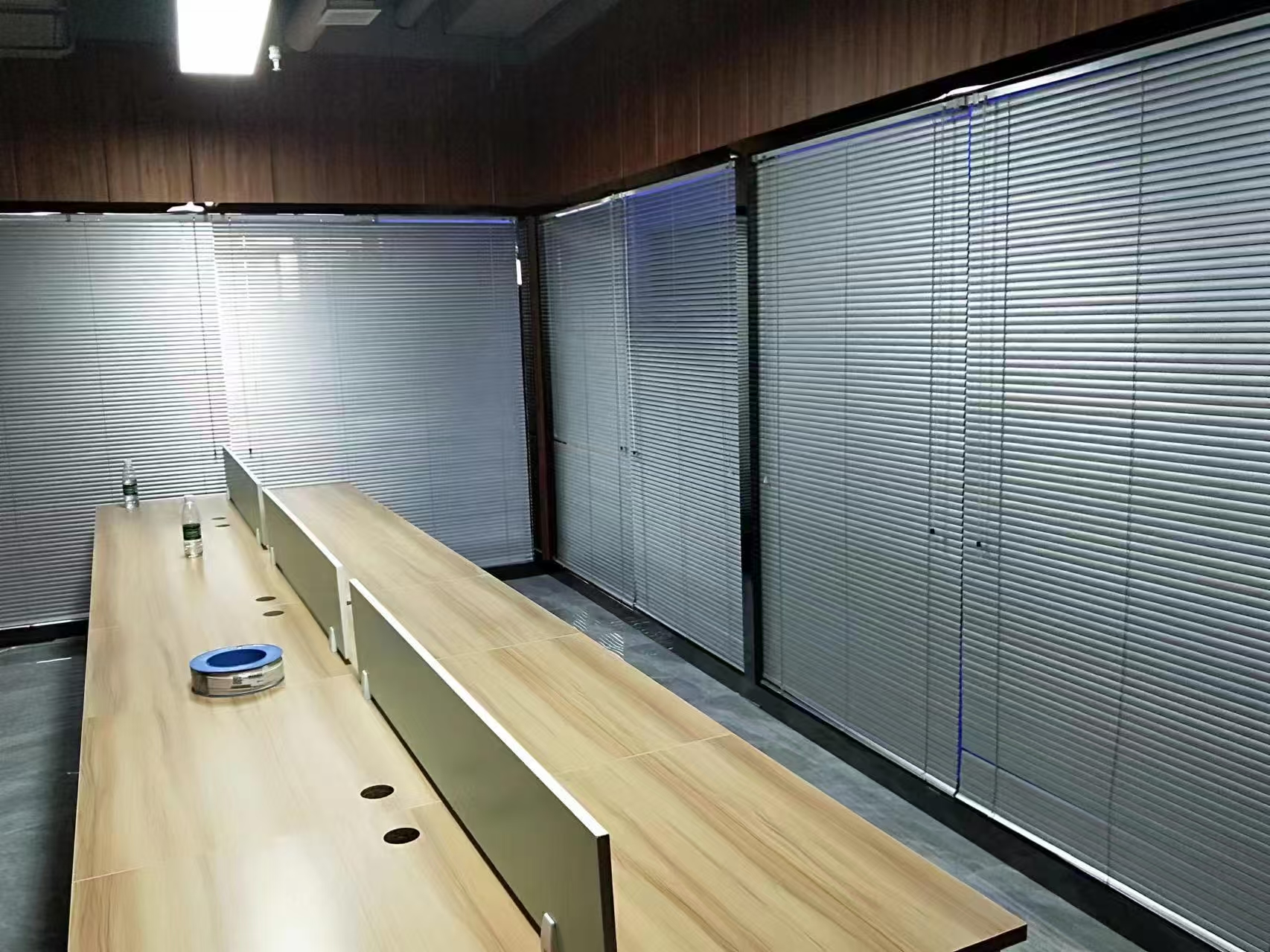 西安办公窗帘(图1)